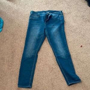 Maurice's 20R skinny jean